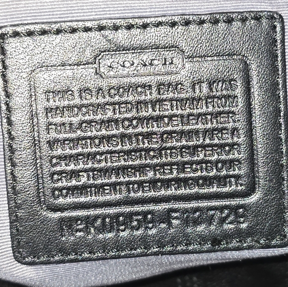 Coach Soho Y2K Black Leather Pleated Shoulder Bag. EUC - Picture 12 of 15